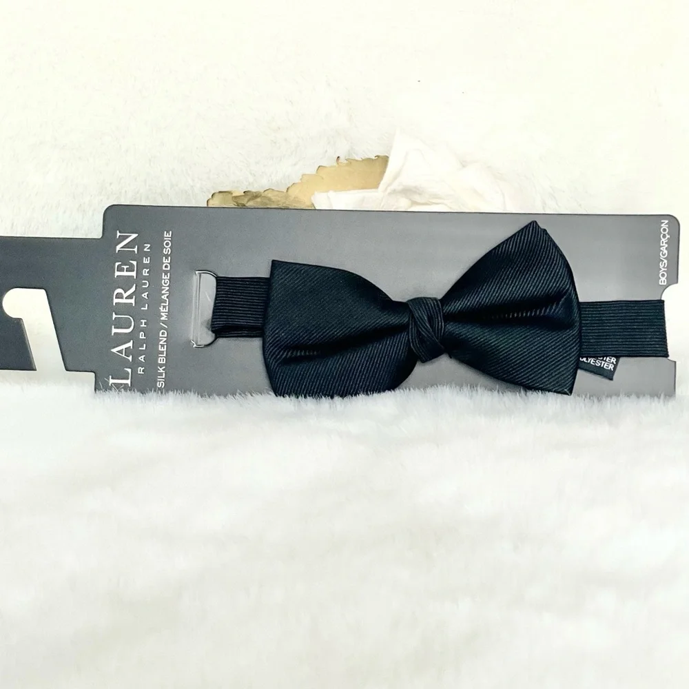 New with tags RALPH LAUREN BOYS BOW TIE .Hook & Loop Closure. BLACK